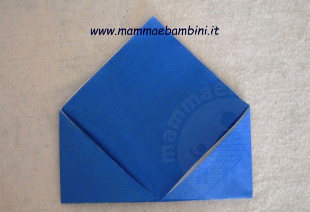 Piegare i tovaglioli a busta da lettere 4 tovagliolo busta 3 1