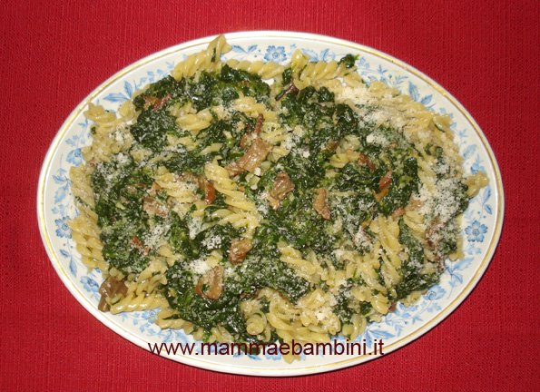 pasta spinaci e salsiccia fusilli spinaci e salsiccia