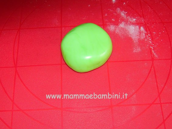 Tutorial caramelle e lecca lecca in pasta di zucchero 12 lecca-lecca-11