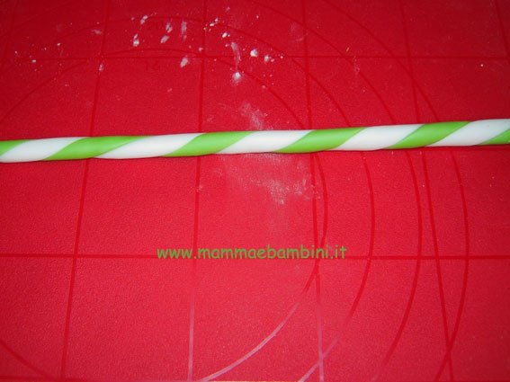 Tutorial caramelle e lecca lecca in pasta di zucchero 15 lecca-lecca-14