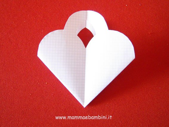 Lavoretto: biglietto a cestino 10 biglietto-cuore-cestino-08