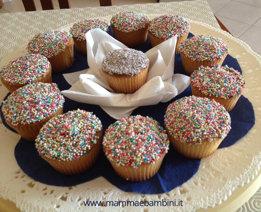 Cupcakes decorati con nutella e zuccherini 1 Cup-Cake-zuccherini-01
