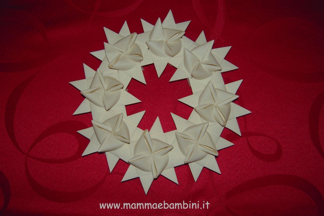 Corona natalizia con stelle di carta 5 corona-german-star-01