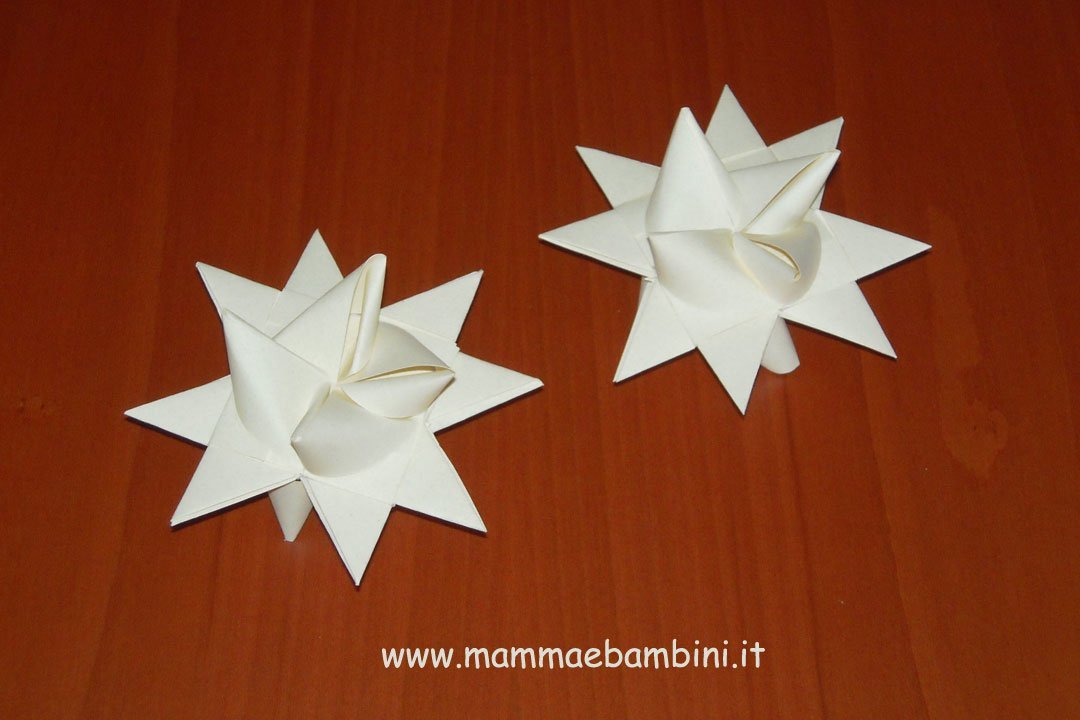 Corona natalizia con stelle di carta 3 corona-german-star-04