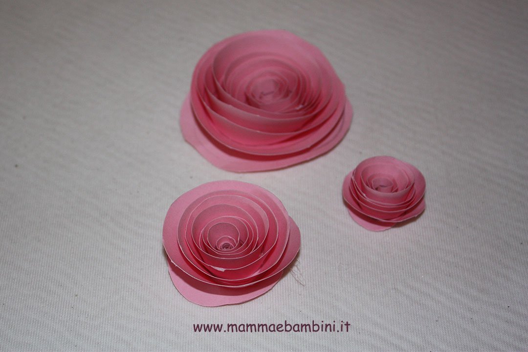 Come creare rose di carta a spirale 26 Come creare rose di carta a spirale 01