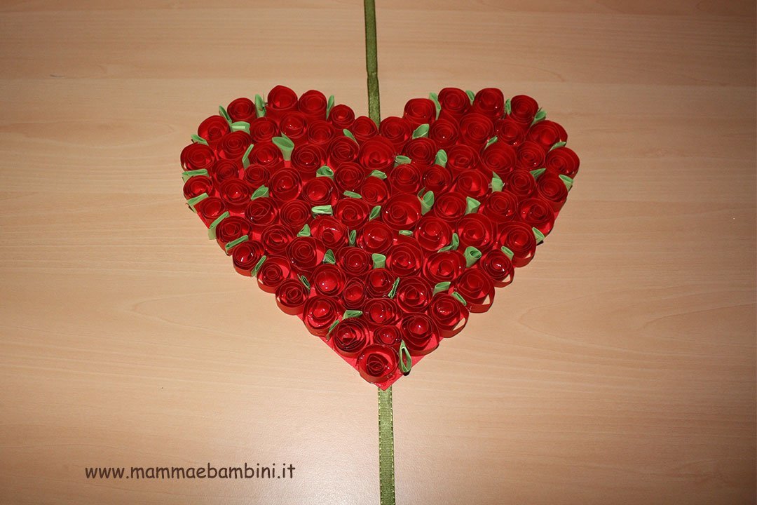 Cuore con roselline di carta da appendere 12 cuore-con-rose-10