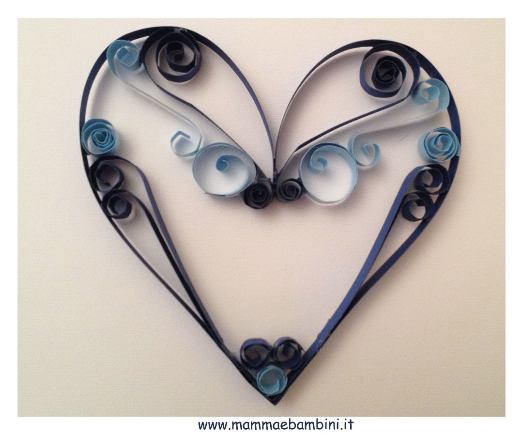 Lavoretto cuore di carta con tecnica quilling 