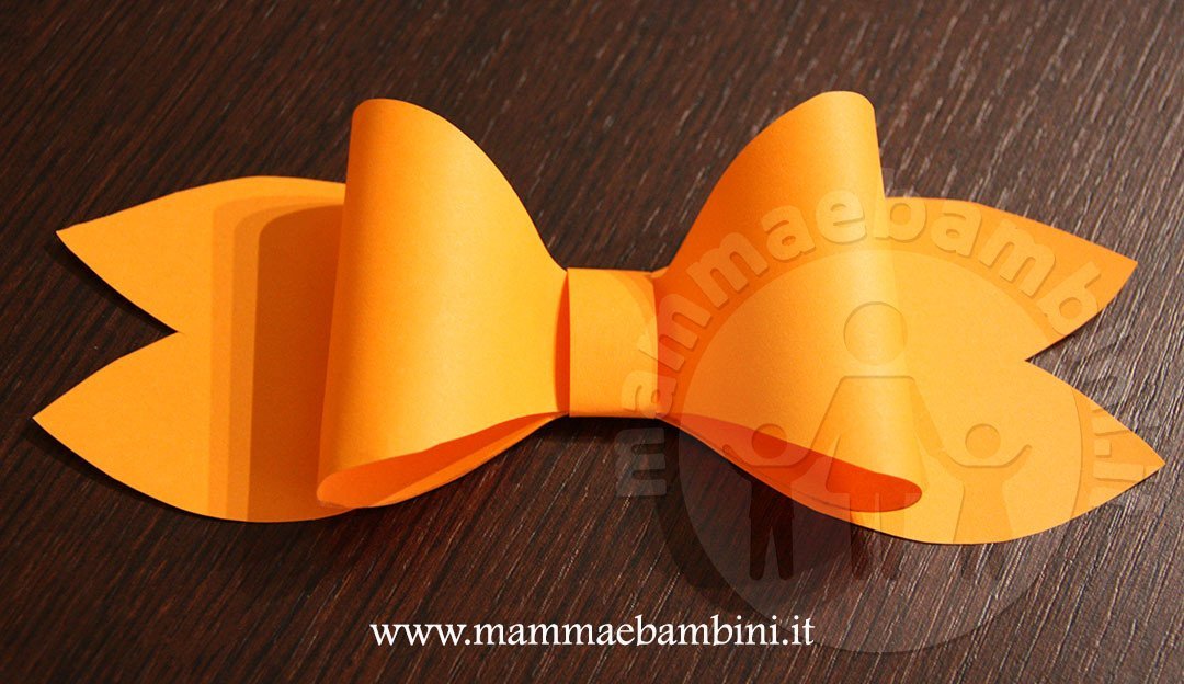 Tutorial fiocco di carta facile 11 fiocco di carta arancione