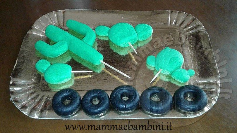 Torta compleanno con macchinette 10 torta con deserto cars 05