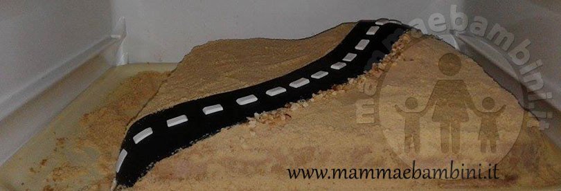 Torta compleanno con macchinette 9 torta con deserto cars 07