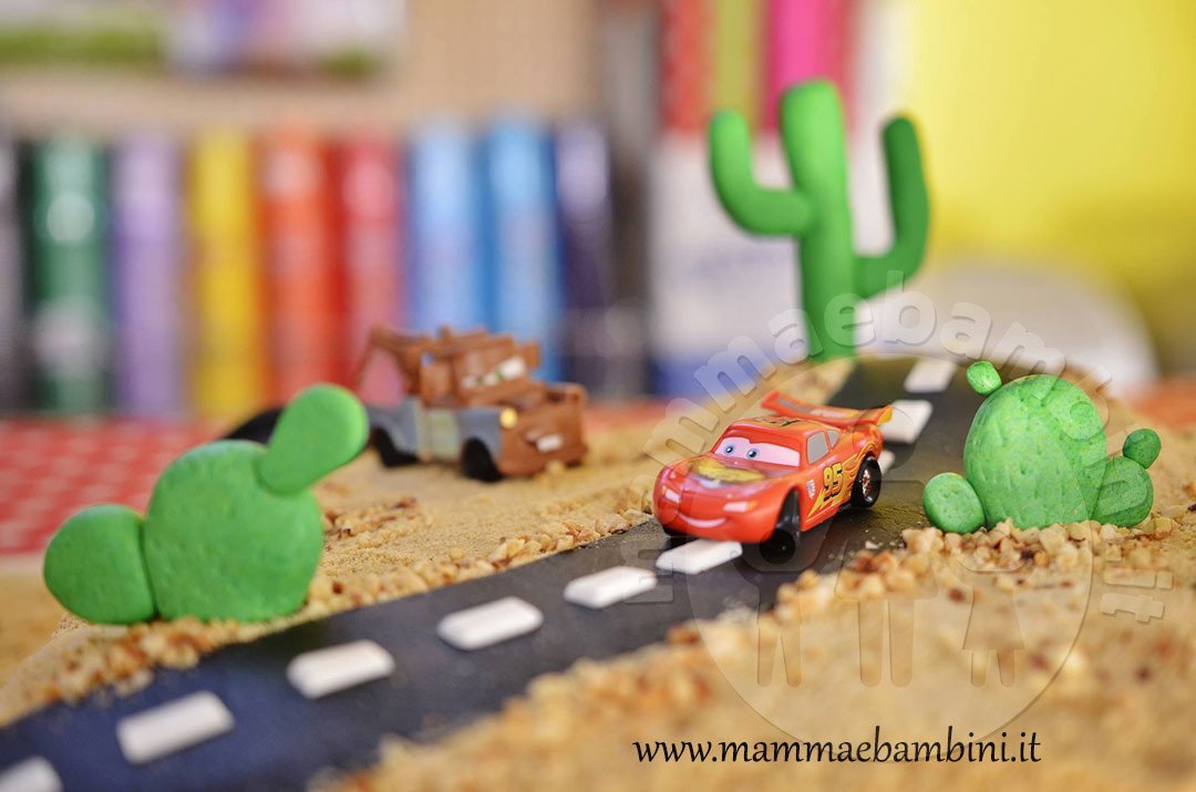 torta con deserto cars