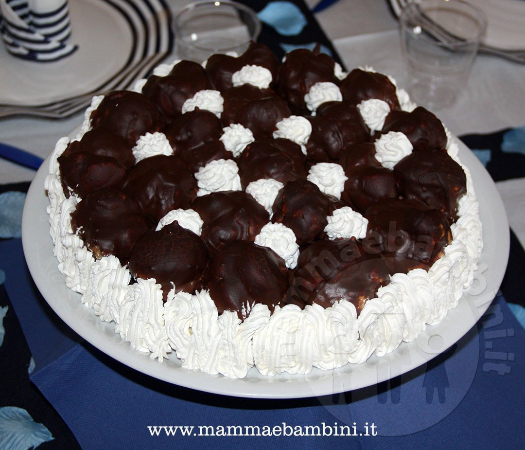 Come preparare una torta con i bign?