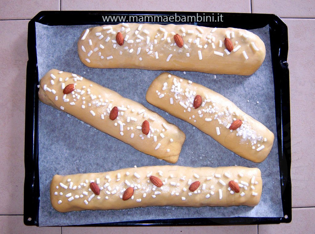 Ricetta strudel di frutta secca 6 dolce natalizio torciglione 01