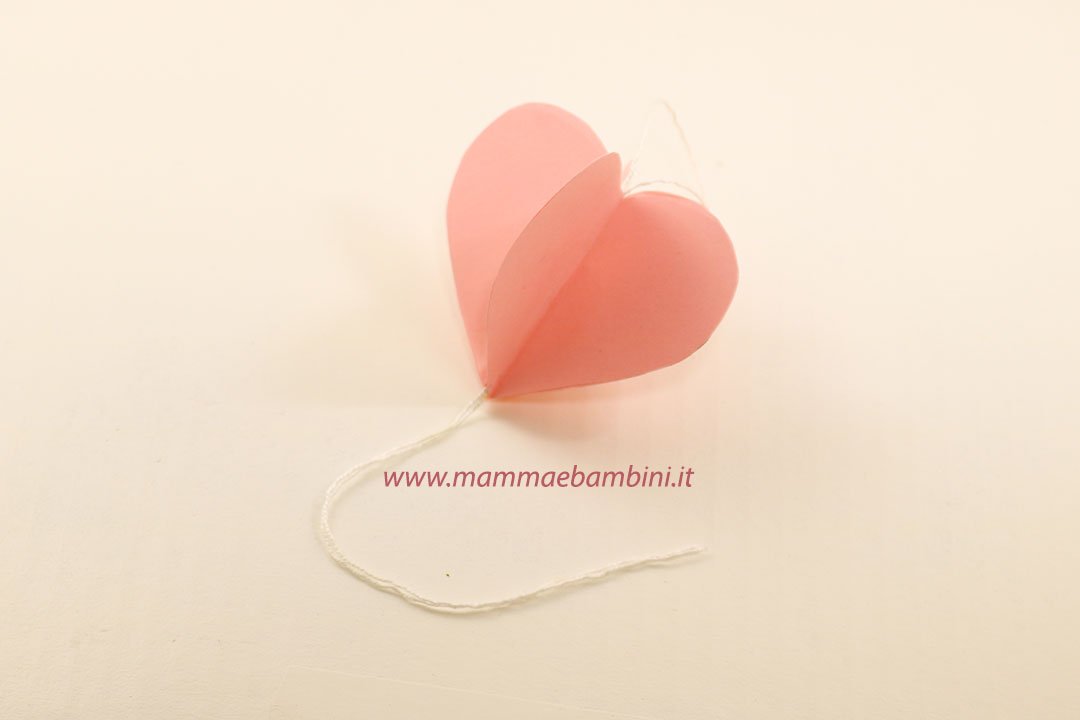 Lavoretto cuore di carta 3D 3 Cuore 3D da appendere 04