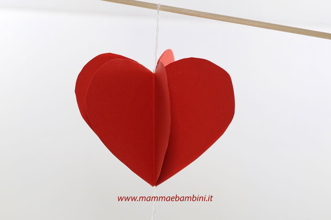 Lavoretto cuore di carta 3D 5 Cuore 3D da appendere 09