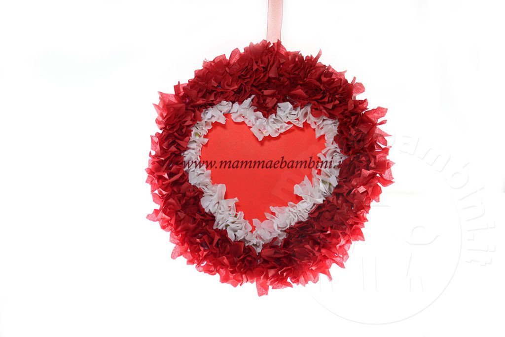 Lavoretto San Valentino ghirlanda con cuore 1 Lavoretto San Valentino ghirlanda con cuore