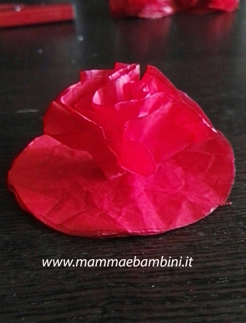 Decorazioni per feste con carta velina 7 cuore decorazione festa 08