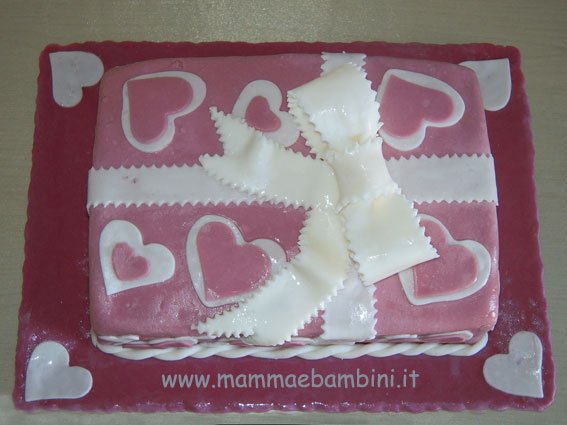 torta pacco regalo con mmf