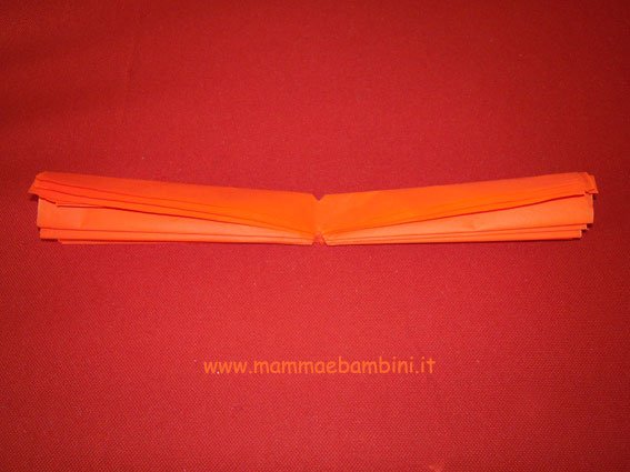 Come fare decorazioni per feste: ponpon 5 ponpon-di-carta-02