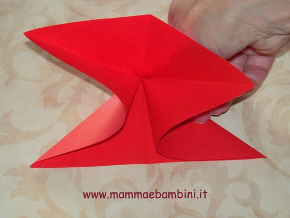 Come realizzare stelle 3D origami per Natale 7 stella-3d-06
