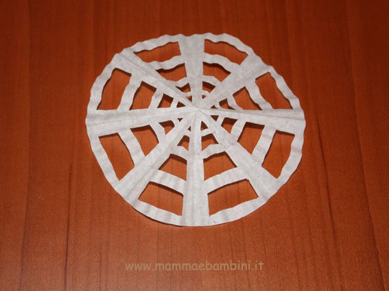 Come realizzare decorazioni per Halloween: ragnatele 8 ragnatela-07