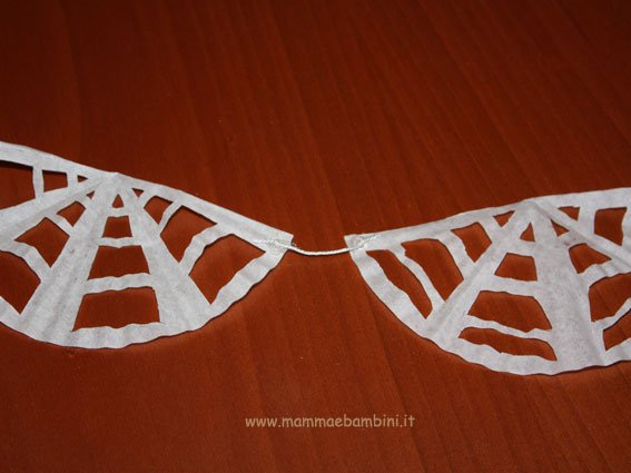 Come realizzare decorazioni per Halloween: ragnatele 10 ragnatela-09