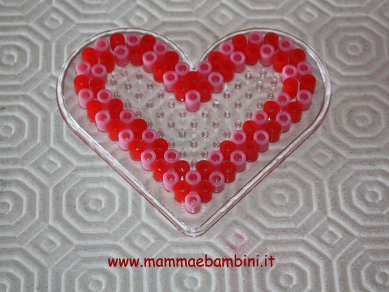 Cuore per la mamma con le perline Hama 3 cuore-perline-06