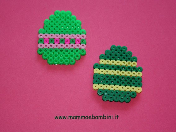 Lavoretti per Pasqua con perline da stirare 14 uovo-perline_08
