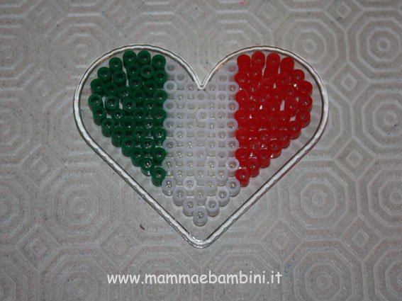 perline-cuore-tricolore-01