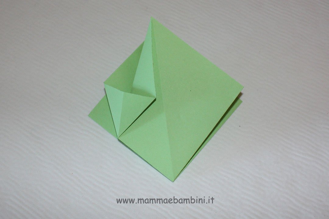 Come fare cestini di carta per Pasqua 8 cestino-stella-06