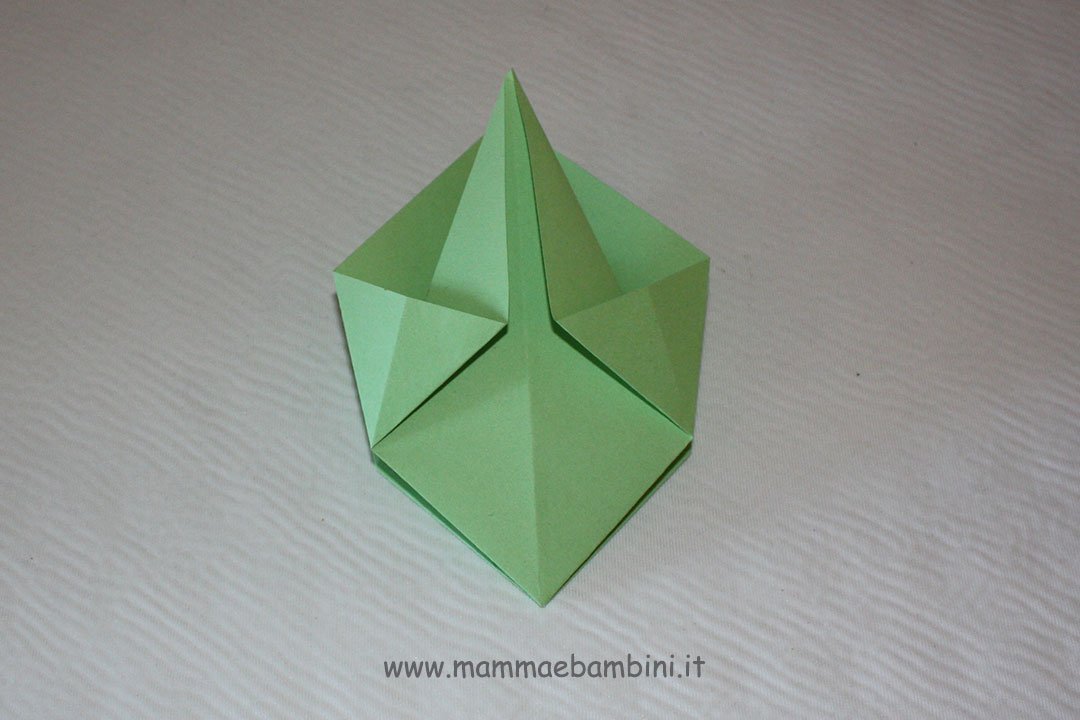 Come fare cestini di carta per Pasqua 10 cestino-stella-08