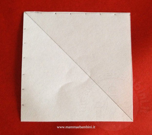 Come realizzare fiocco di neve 3D di carta 5 fiocco-neve-addobbi1a