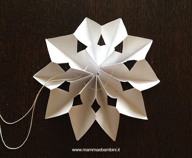 Realizzare festone con stelle di Natale 21 stella-natale-festone17