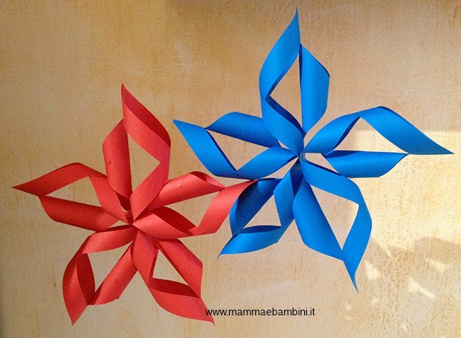 Stella Di Natale In Origami.Addobbi Stella Di Natale Facile Mamma E Bambini