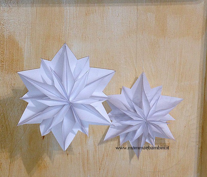 Lavoretti Di Natale Stella 3d.Tutorial Stella Di Carta 3d Per Natale Mamma E Bambini