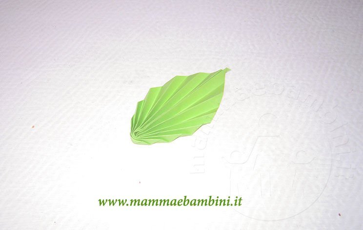 Come realizzare una foglia origami 5 foglia di carta 00
