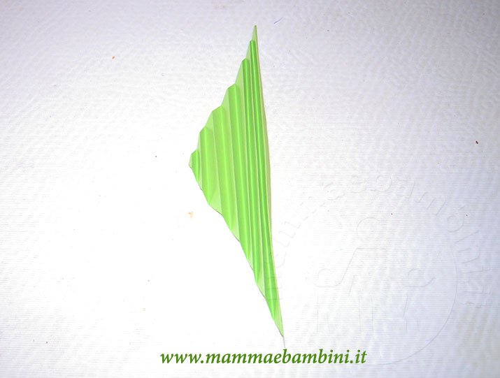 Come realizzare una foglia origami 3 foglia di carta 03