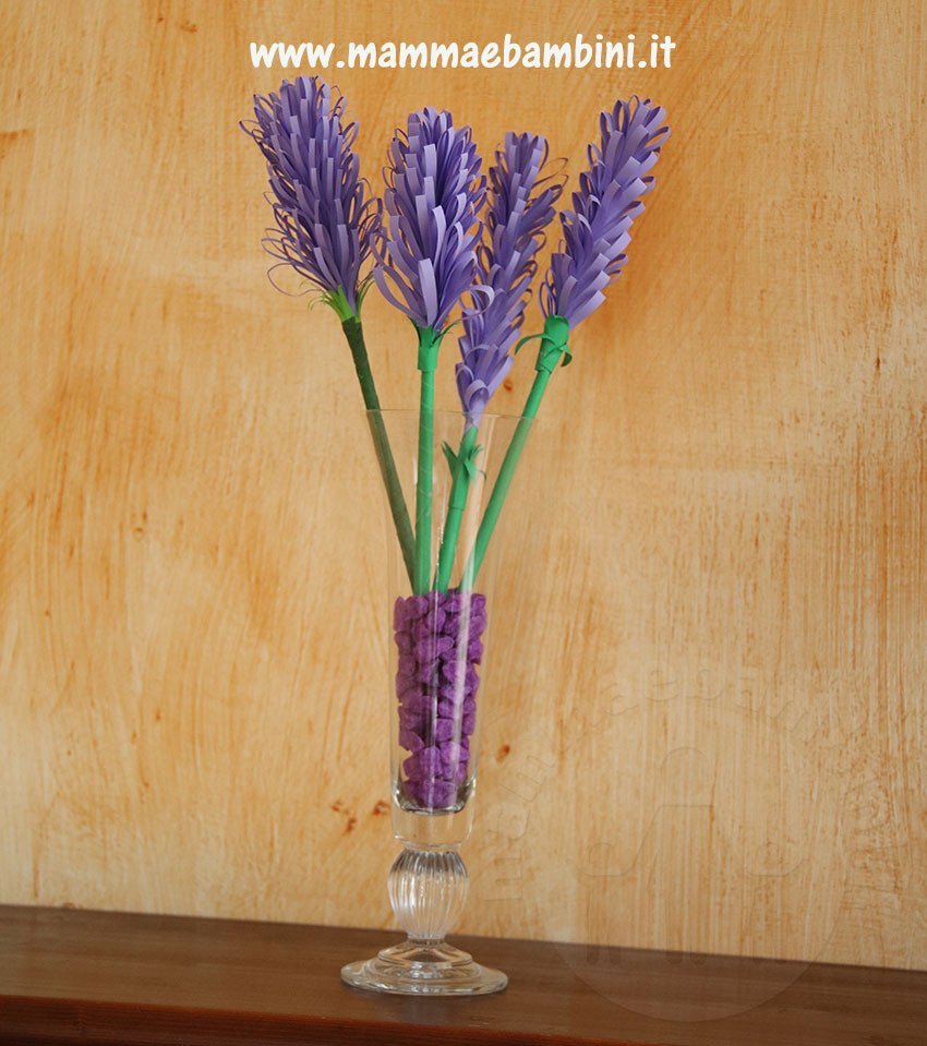 vaso con fiori di carta lavanda 00