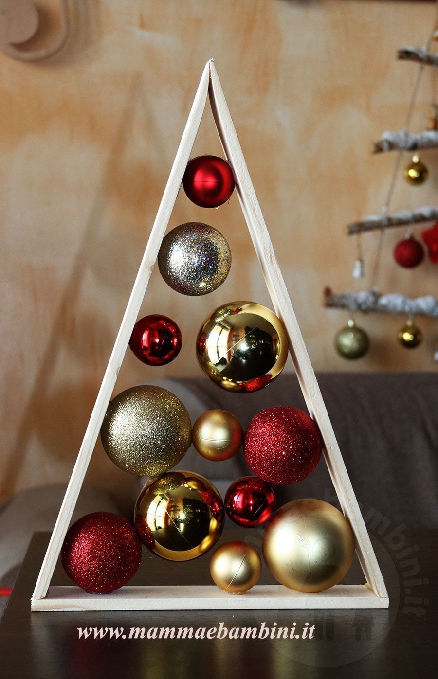 Lavoretto albero di Natale con palline 2 albero di natale lavoretto con palline 02