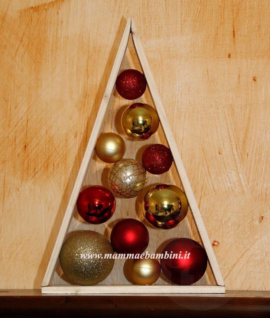 Lavoretto albero di Natale con palline 4 albero di natale lavoretto con palline