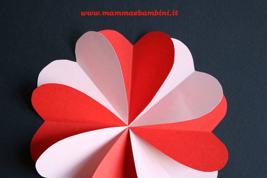 Lavoretto fiore con cuori di carta 9 Quadro cuori 02