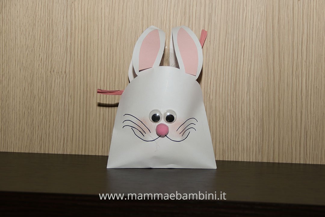 Lavoretto portaovetti con busta da lettere 1 Lavoretto portaovetti con busta da lettere