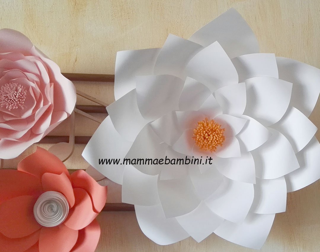 Video come realizzare fiori giganti 2 fiori giganti con carta