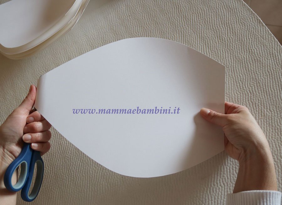 Composizioni con fiori giganti di carta 12 tutorial fiore gigante carta bianco 18