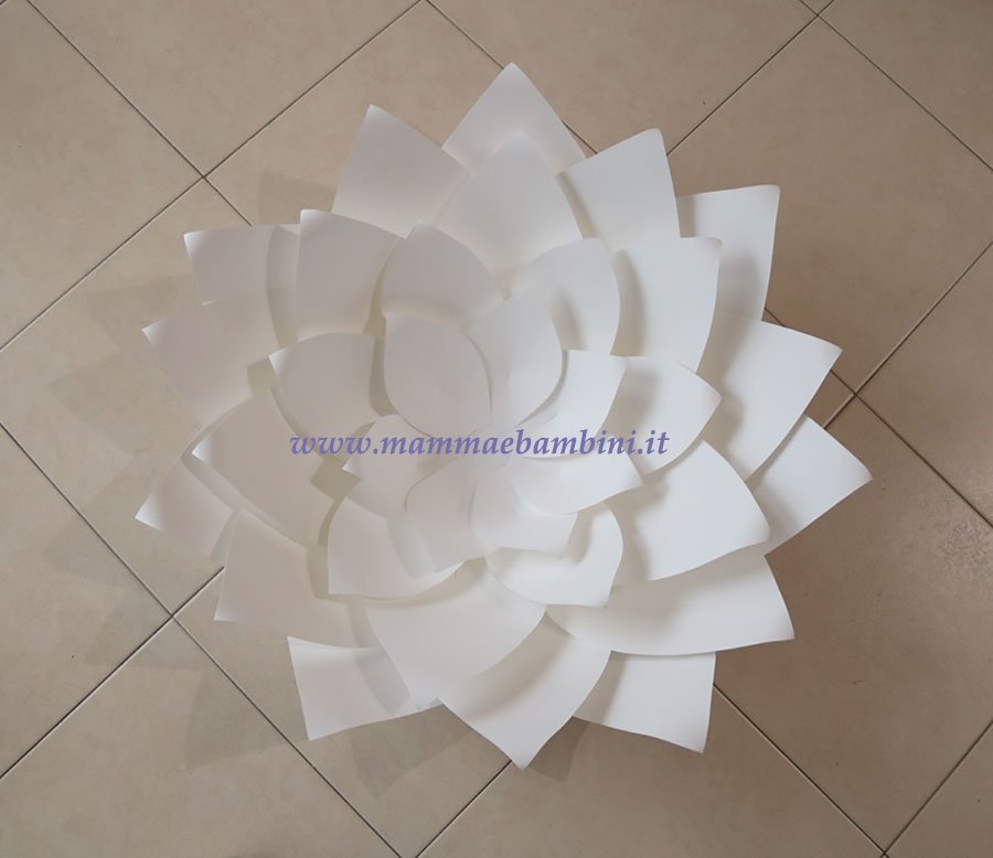 tutorial fiore gigante carta bianco 26