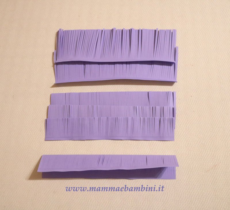 Composizioni con fiori giganti di carta 21 tutorial fiore gigante carta bianco 27