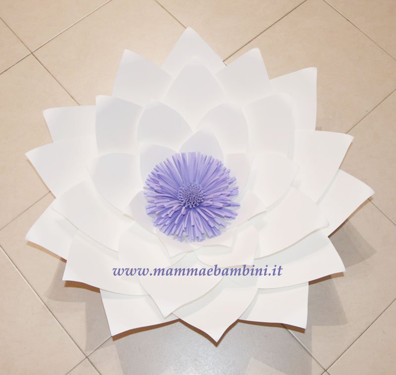 Composizioni con fiori giganti di carta 24 tutorial fiore gigante carta bianco 30