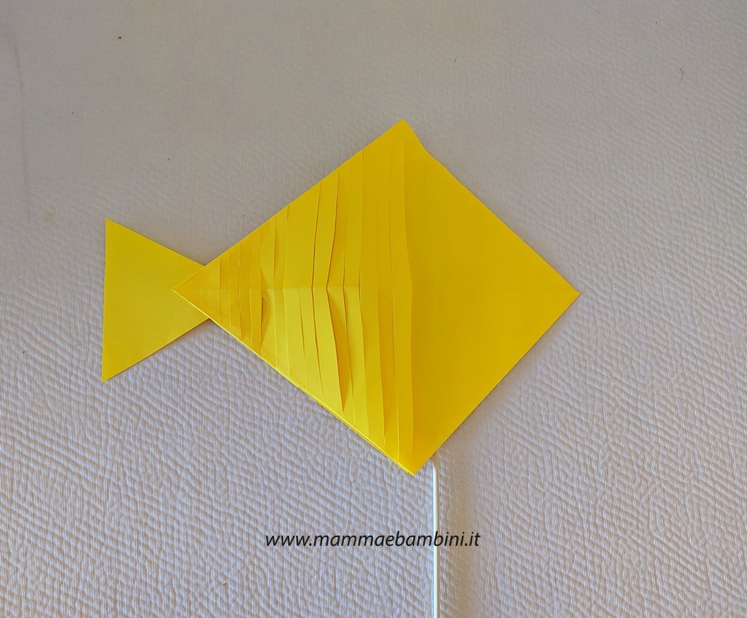 Lavoretti pesci di carta 12 Lavoretto pesce di carta 15
