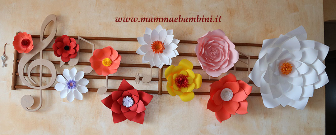 Composizioni con fiori giganti di carta 1 fiori giganti