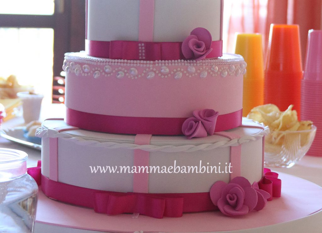 Decorazioni torta finta in gomma eva 2 torta finta con carta crepla decorazioni